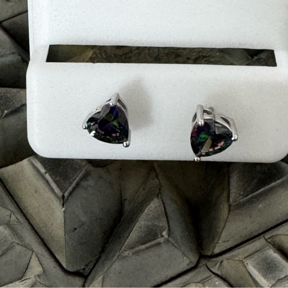 Elegant Sterling Silver 6MM 1.56 CTTW Mystic Topaz Heart Stud Earrings - NWT